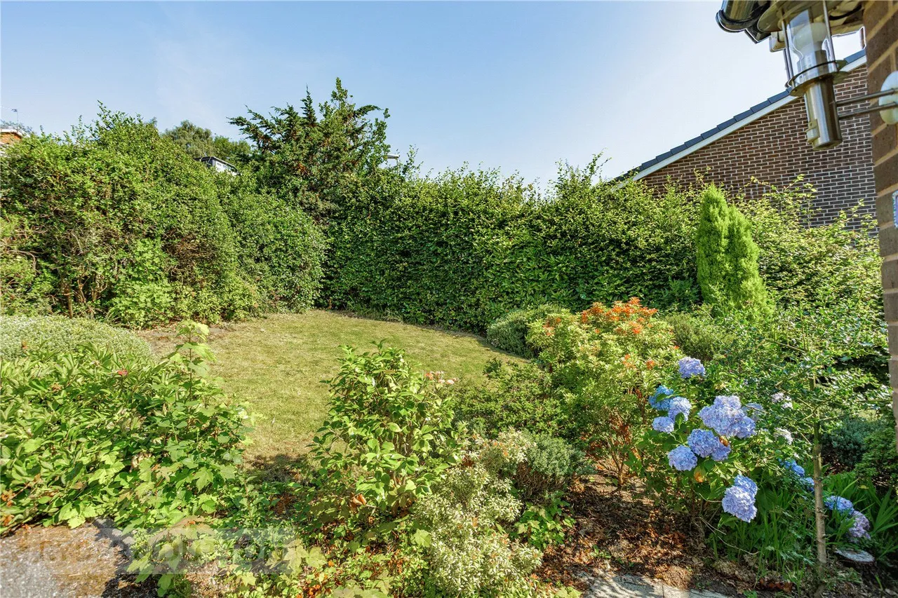 The Meadows, Grotton, OL4, photo 26