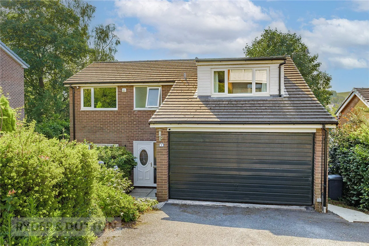 The Meadows, Grotton, OL4, photo 5