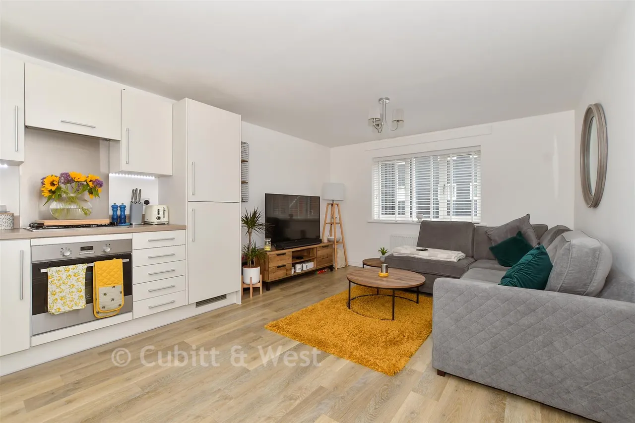 Illett Way, Faygate, RH12, photo 3