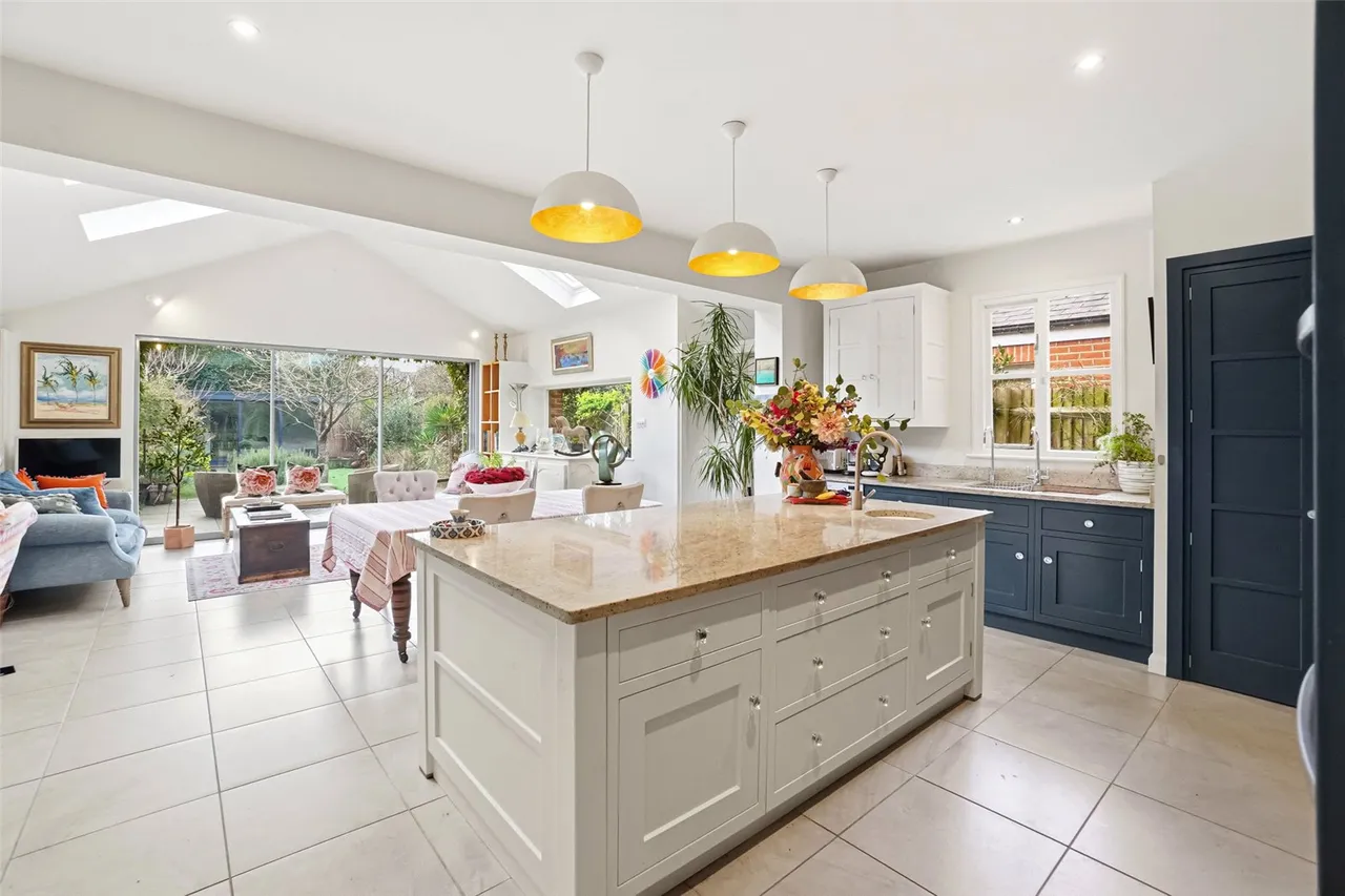 King Edwards Grove, Teddington, TW11 9LU, photo 3