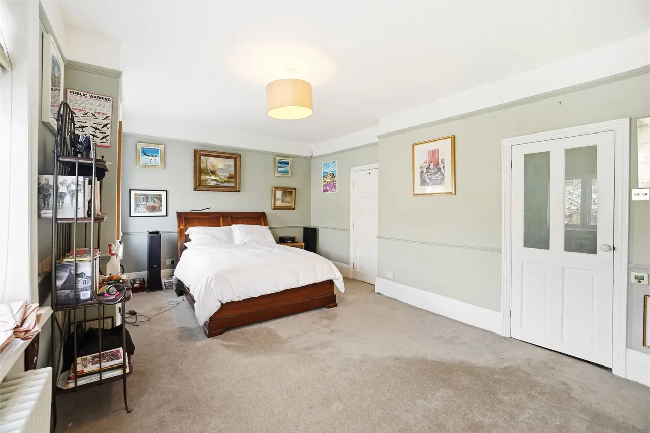 King Edwards Grove, Teddington, TW11 9LU, photo 9