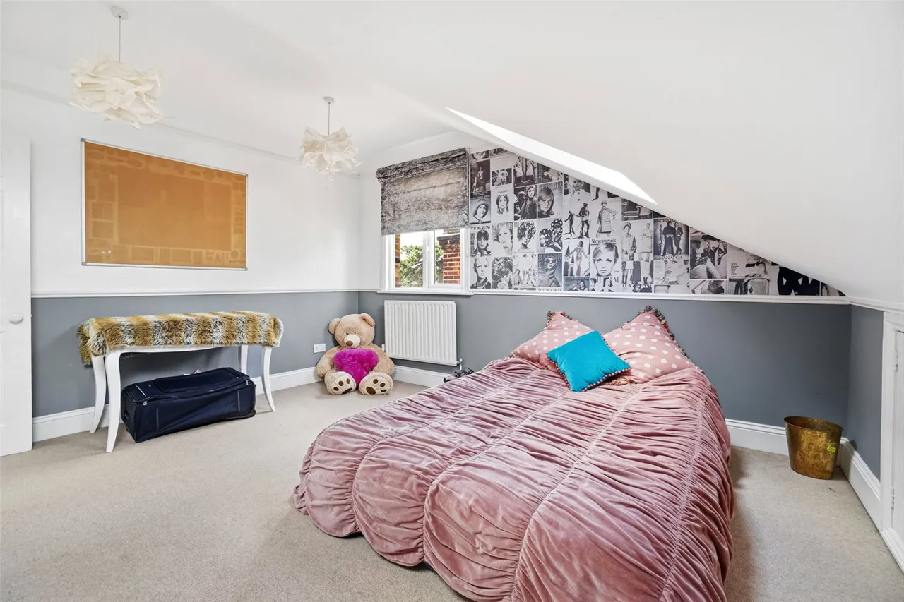 King Edwards Grove, Teddington, TW11 9LU, photo 13