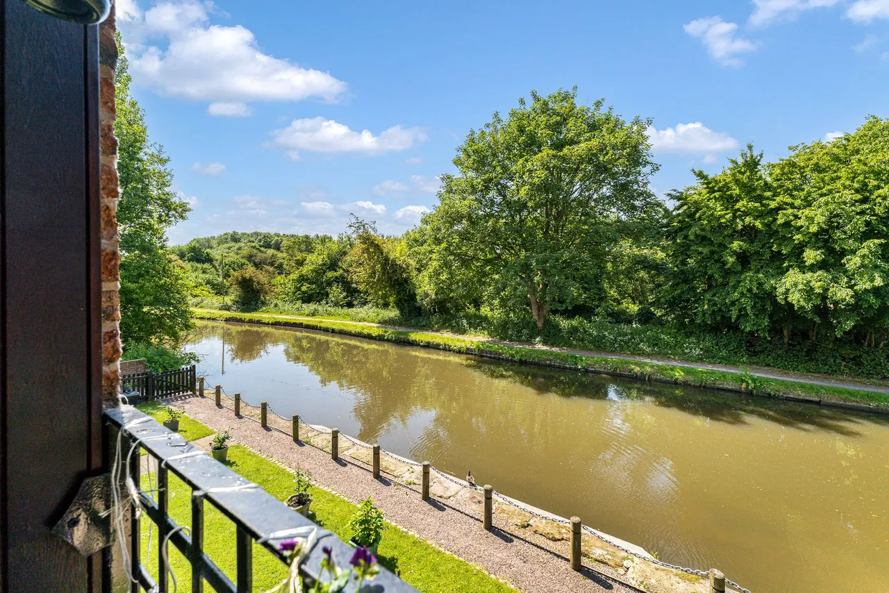Flat 8, Brindley Wharf Waterfront, Warrington, Preston On The Hill, WA4 4AU, photo 20