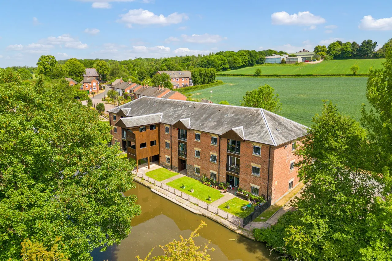 1 bed flat for sale — Flat 8, Brindley Wharf Waterfront, Warrington, Preston On The Hill, WA4 4AU
