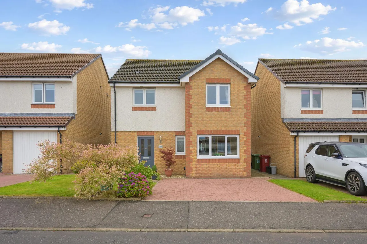 McGarvie Drive, Redding, Falkirk, FK2 9FR, photo 2