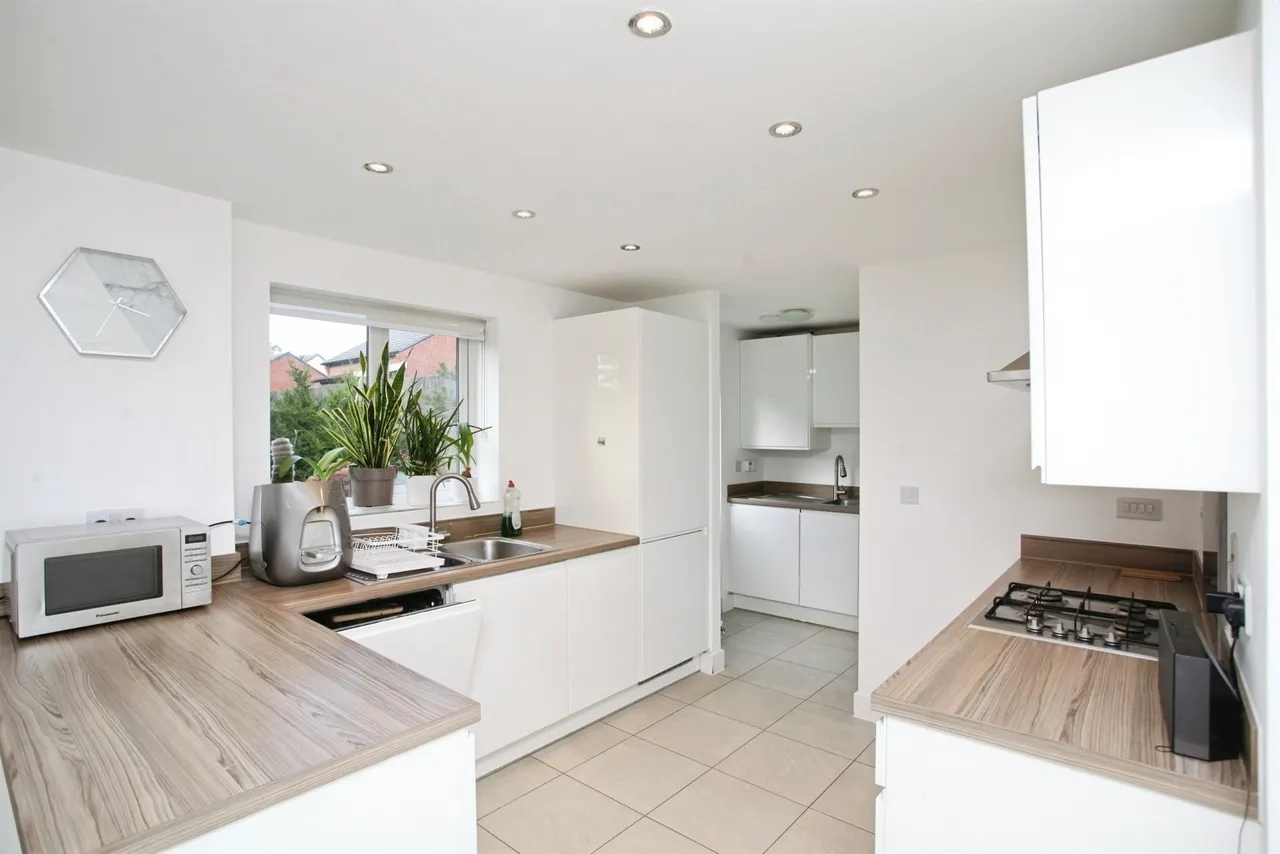 Trustees Close, Cawston, CV22, photo 7