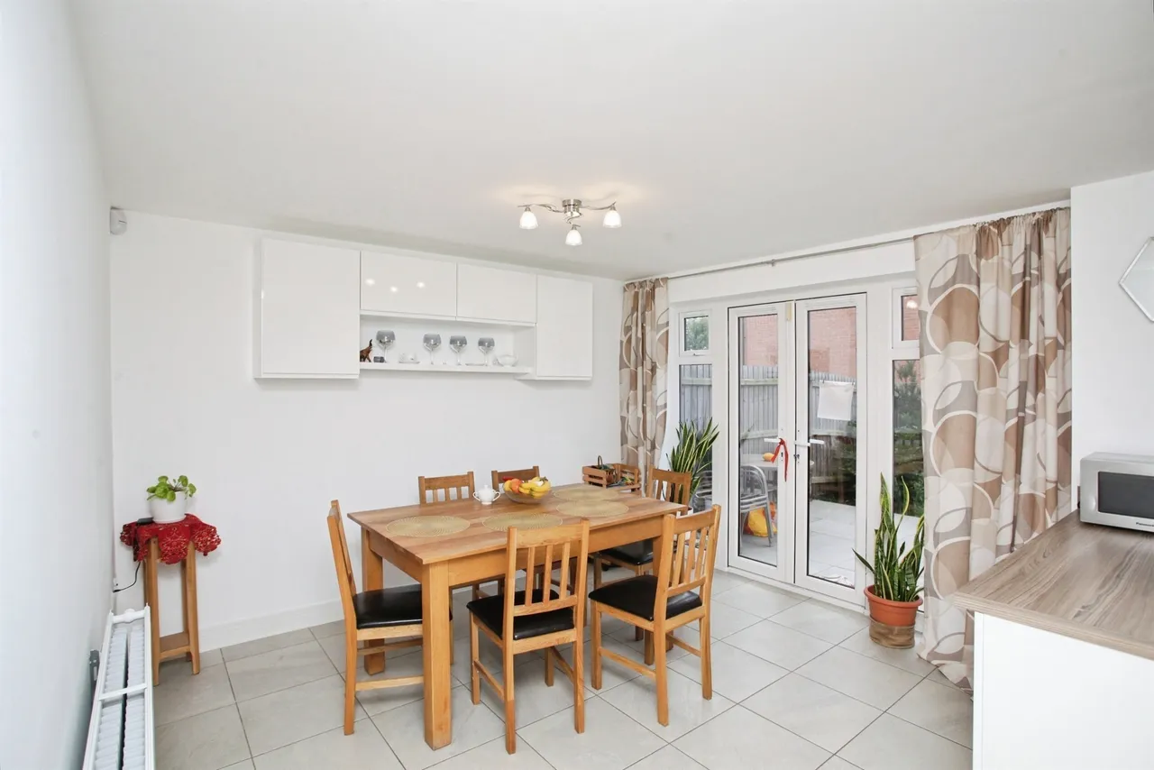 Trustees Close, Cawston, CV22, photo 5