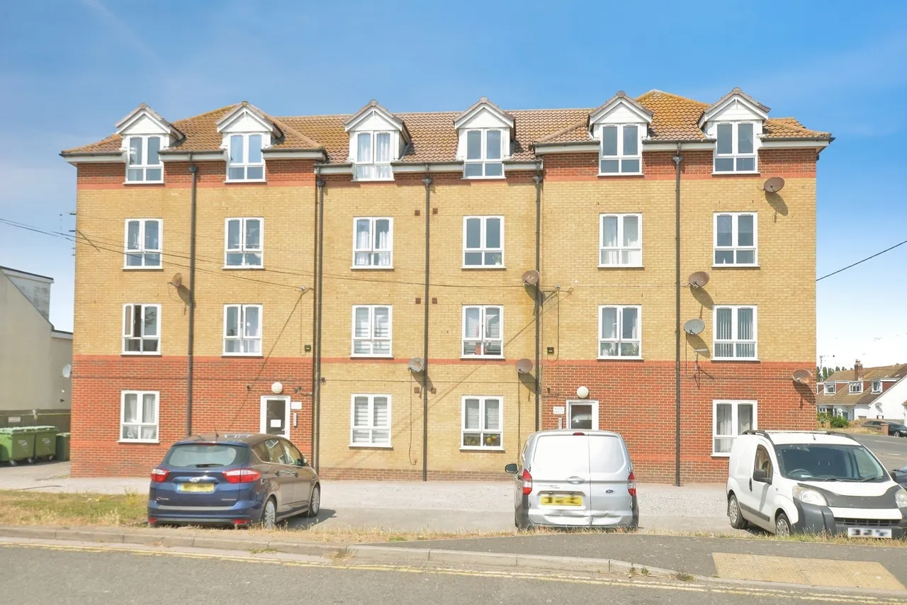 1 bed flat for sale — Mountfield Road, New Romney, Kent, TN28