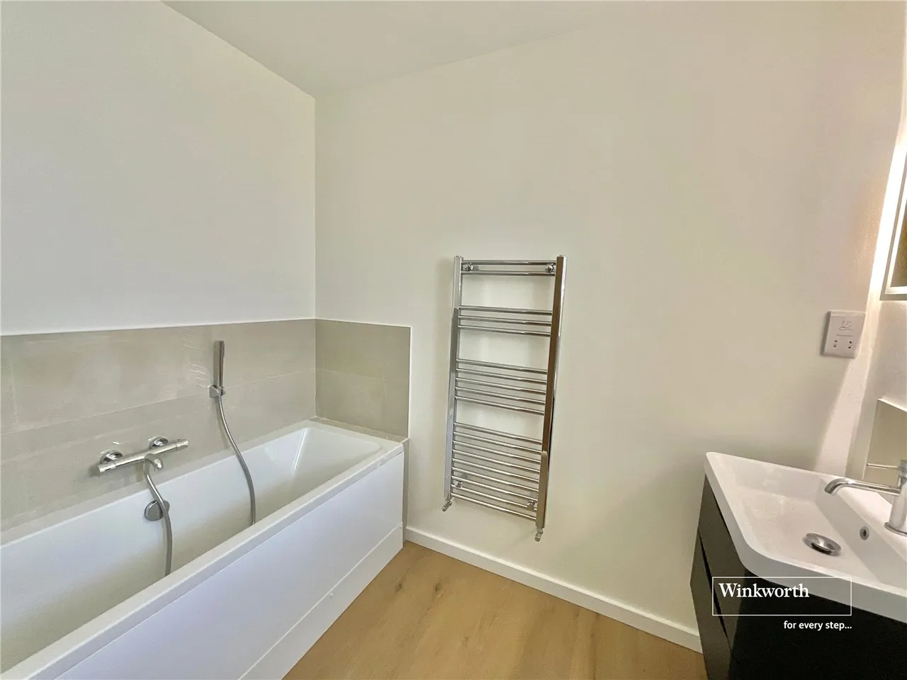 Angeline Close, Highcliffe, Christchurch, BH23, photo 10