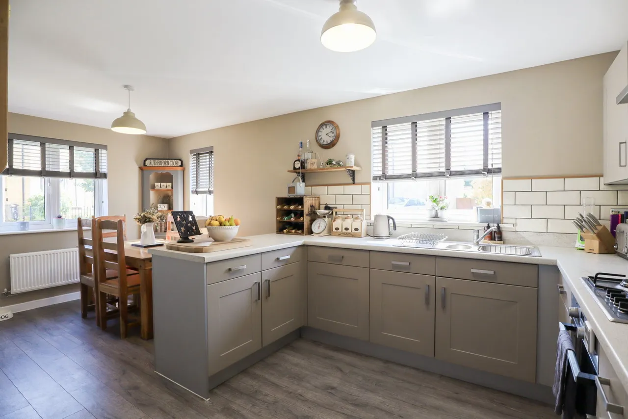 Rutherford Close, Calne, photo 8