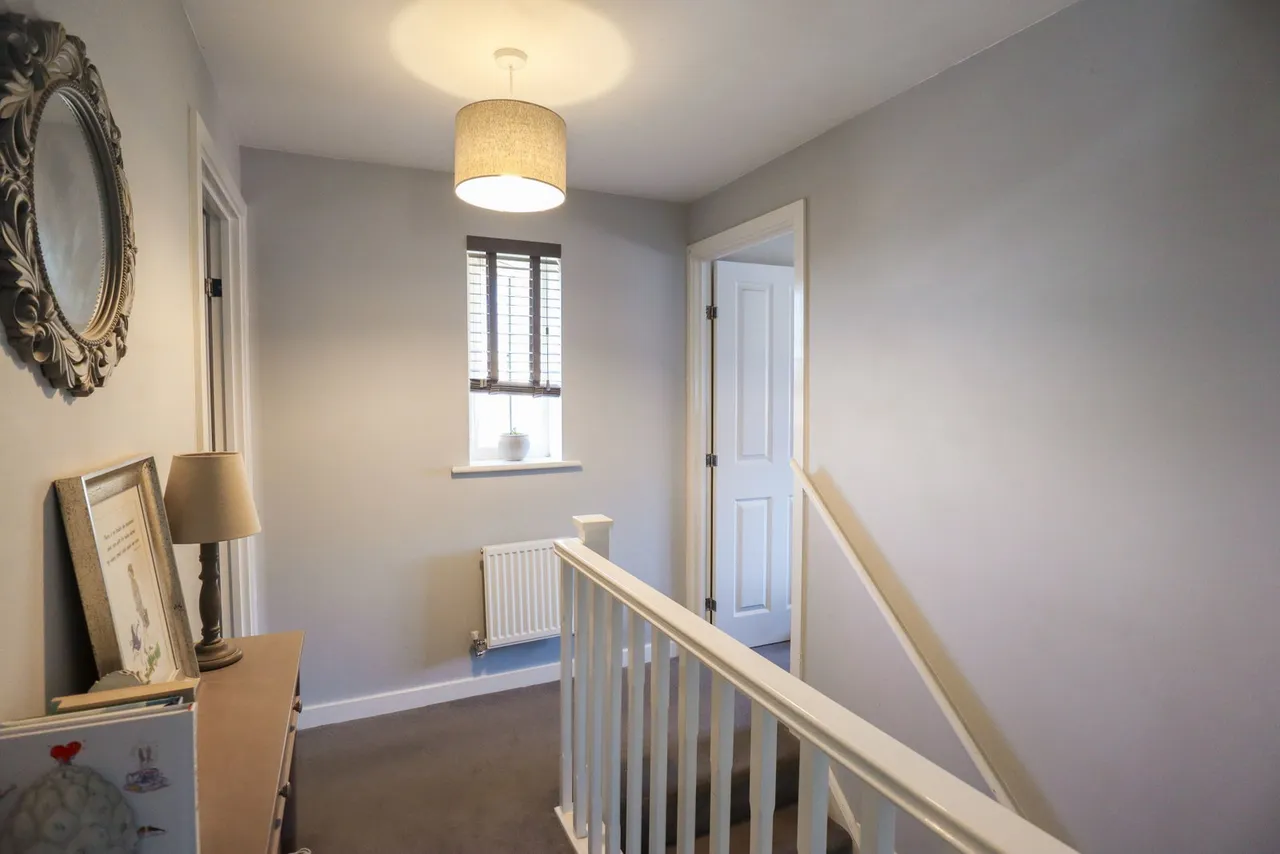 Rutherford Close, Calne, photo 13