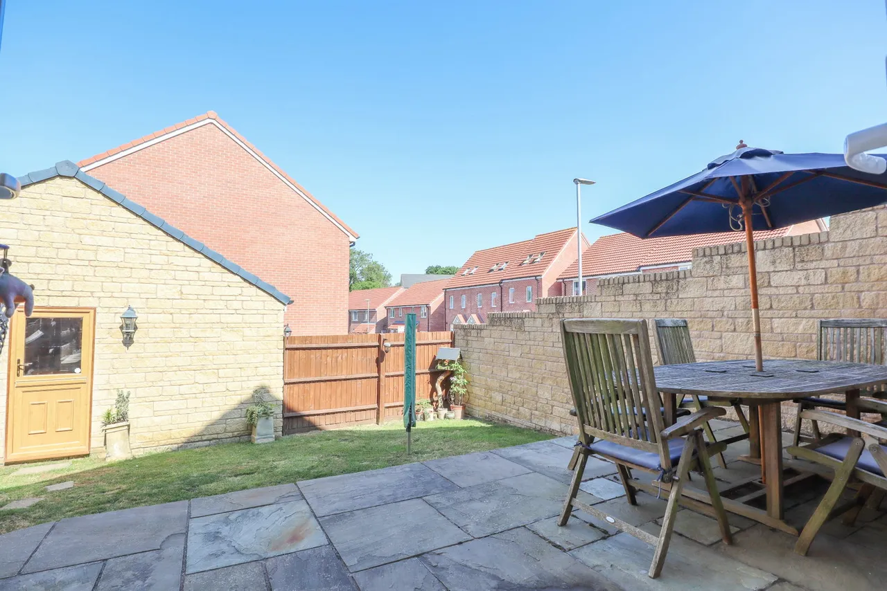 Rutherford Close, Calne, photo 16