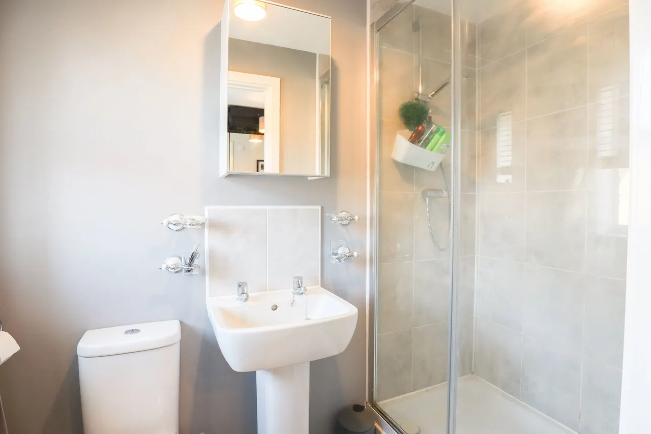 Rutherford Close, Calne, photo 15