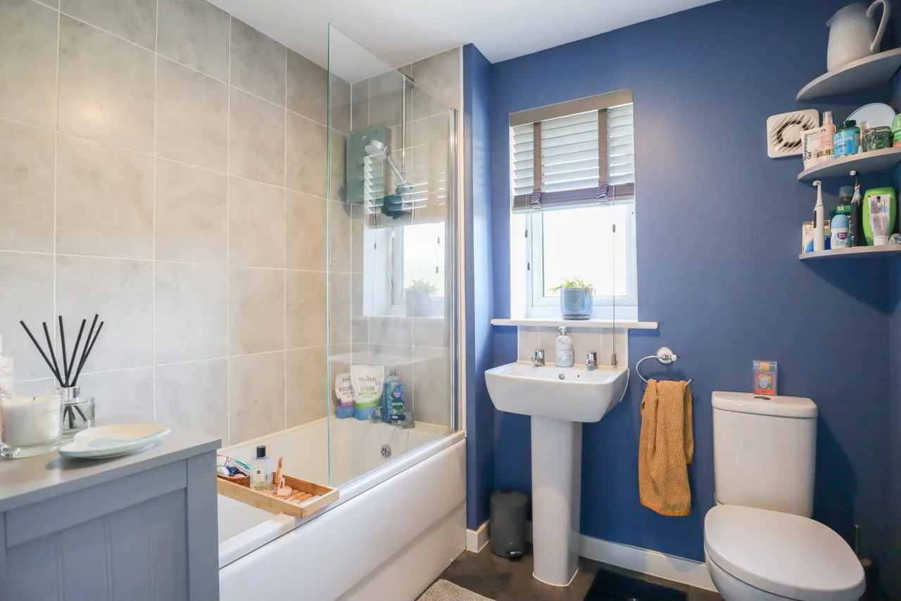 Rutherford Close, Calne, photo 12