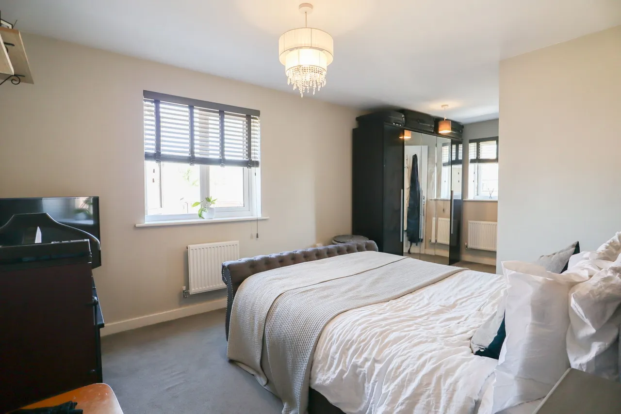 Rutherford Close, Calne, photo 4