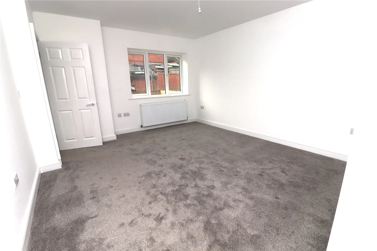 Old Chester Road, Tranmere, CH41, photo 2