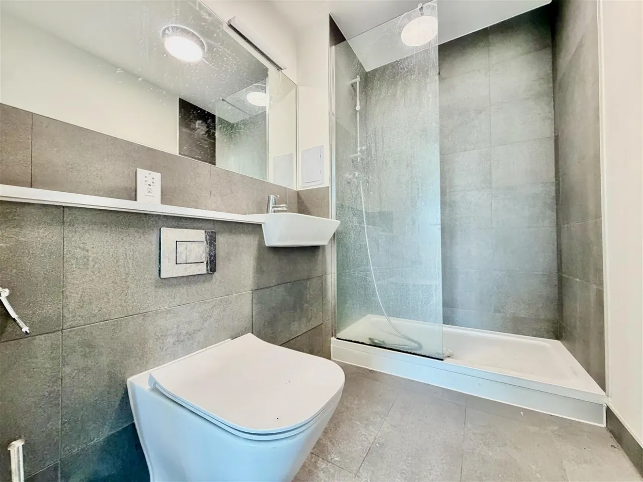 bed Apartment To LetNew Road, Triangle, TW14, photo 7
