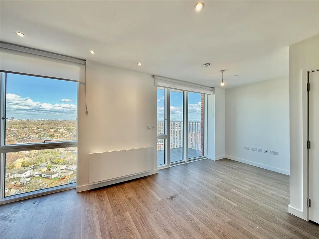 bed Apartment To LetNew Road, Triangle, TW14, photo 6