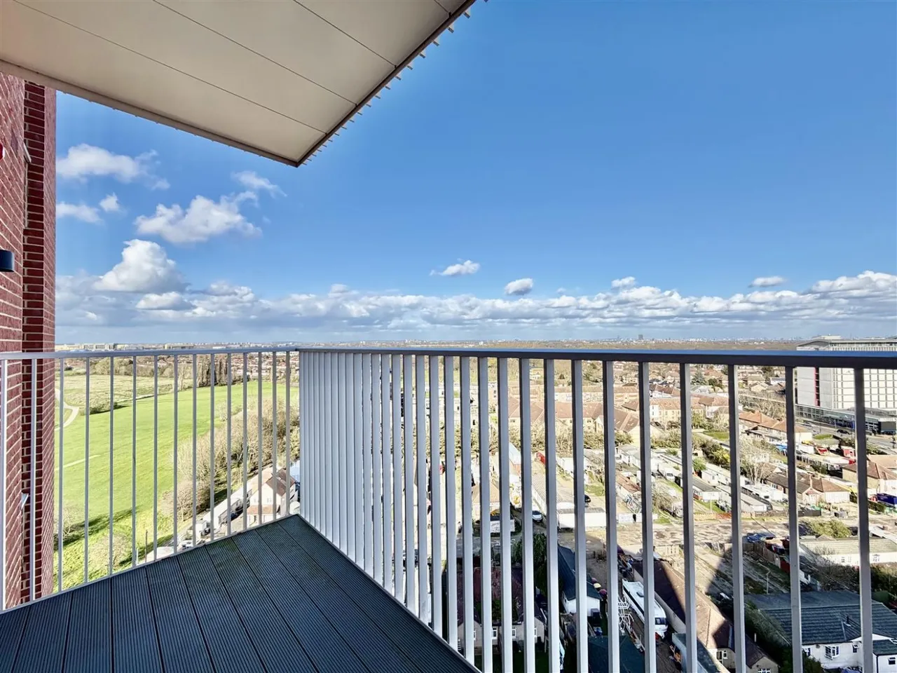 bed Apartment To LetNew Road, Triangle, TW14, photo 10