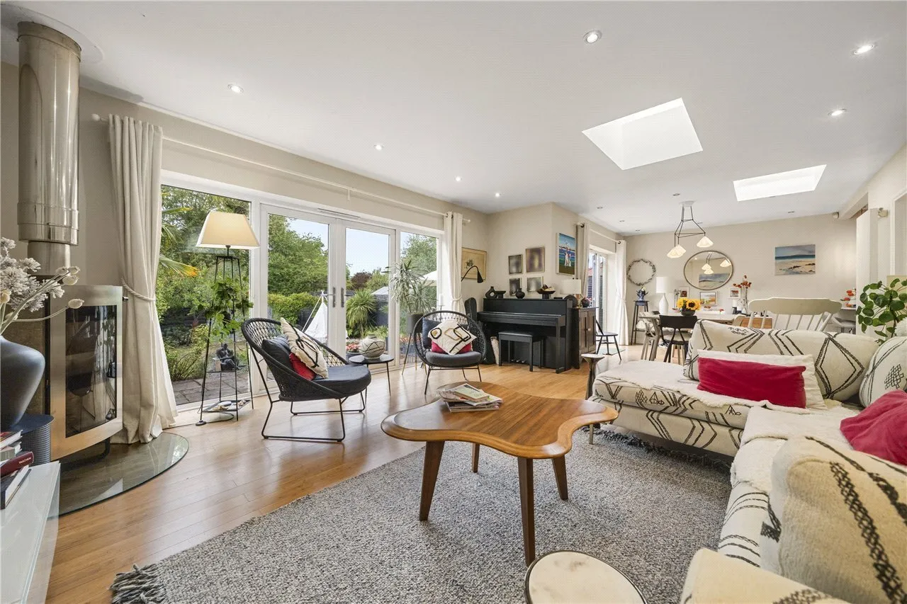 Greenfield Avenue, Surbiton, KT5, photo 2