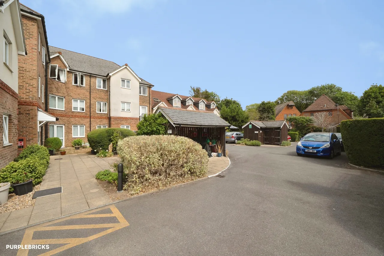Station Road, Addlestone, KT15, photo 14