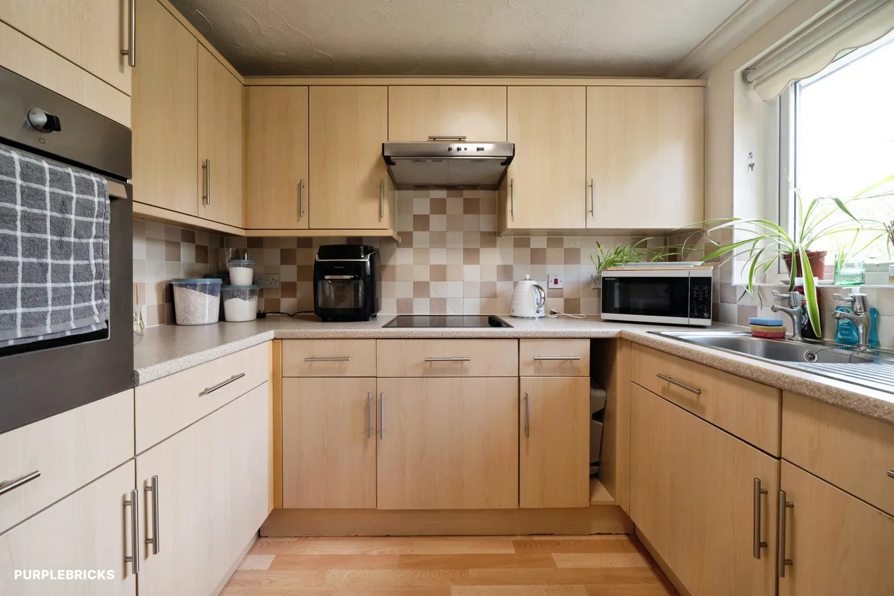 Station Road, Addlestone, KT15, photo 2