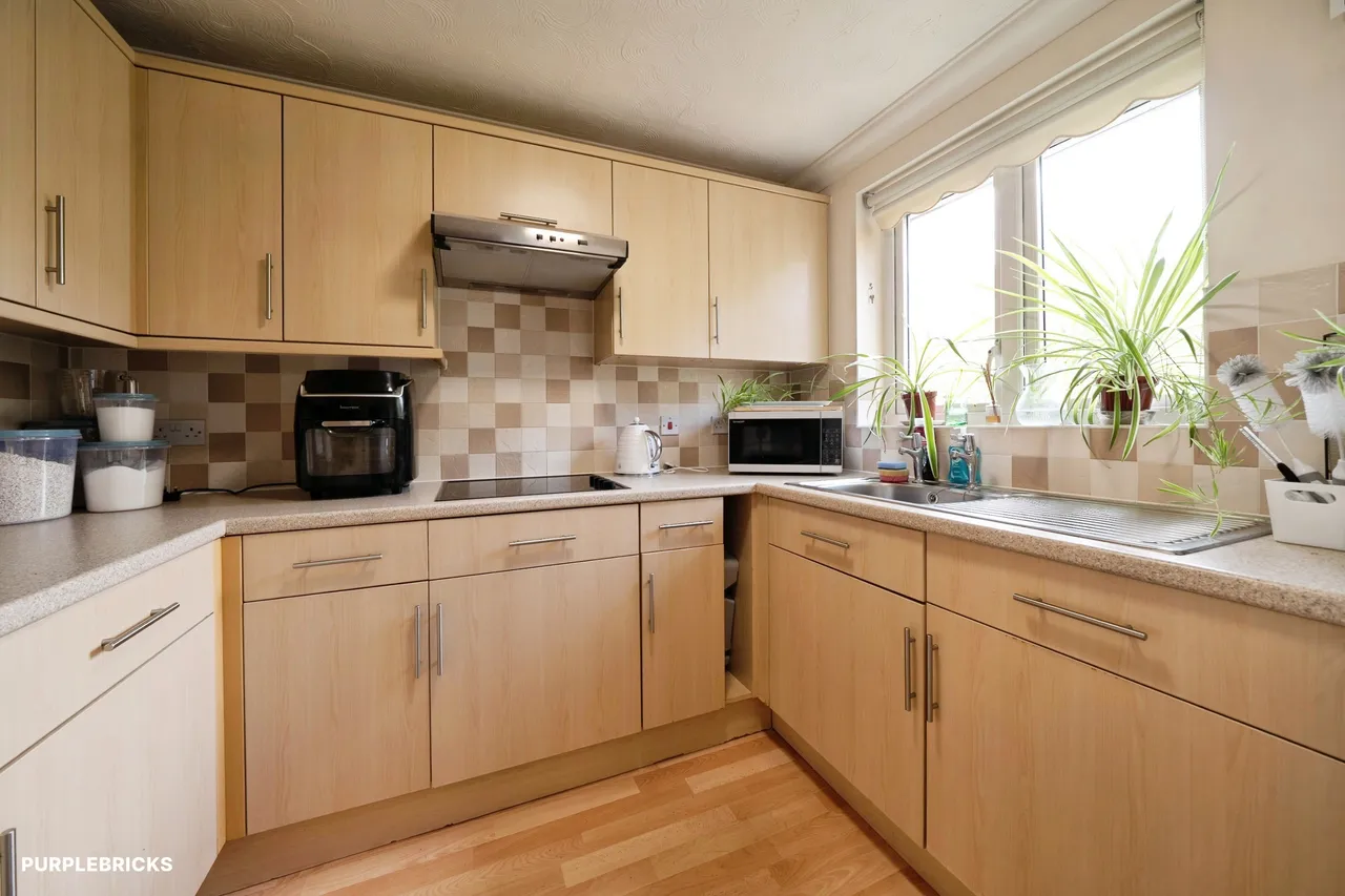 Station Road, Addlestone, KT15, photo 3