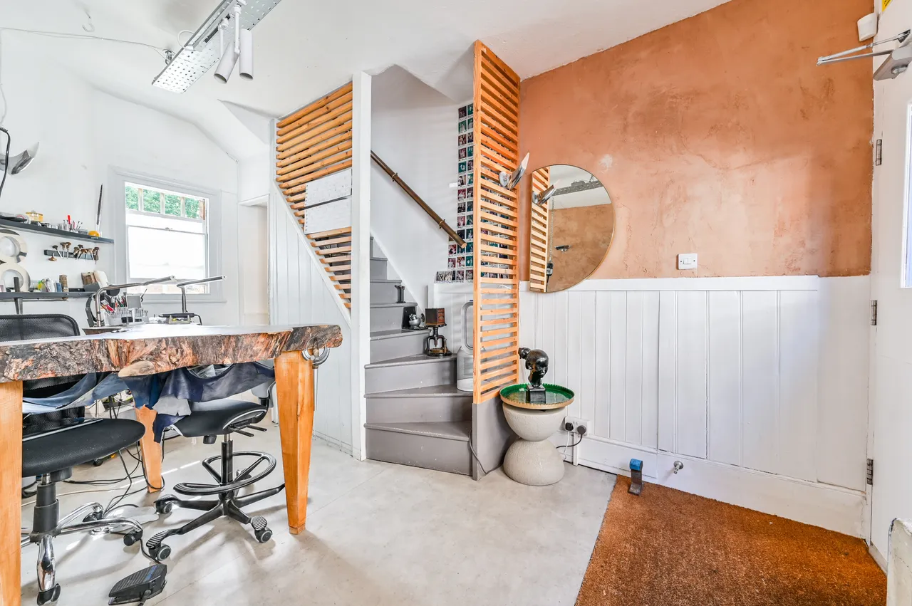 8 Camden Passage, London, photo 6