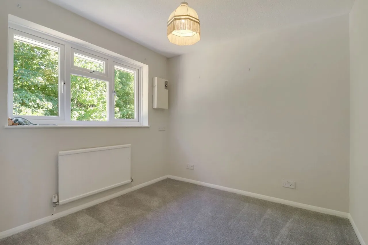 Partridge Way, Guildford, GU4, photo 10