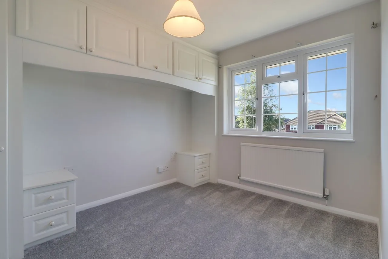 Partridge Way, Guildford, GU4, photo 8