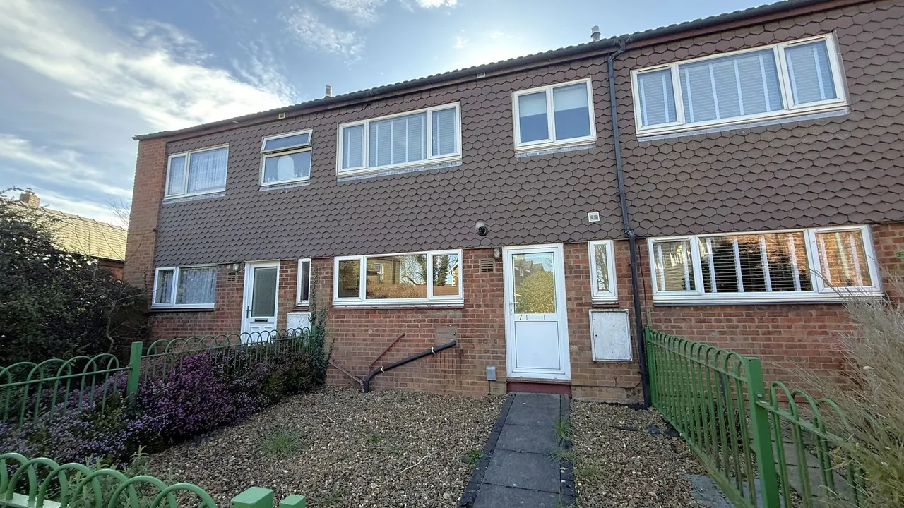 3 bed house for sale — Fellowes Gardens, Fletton, Peterborough, PE2