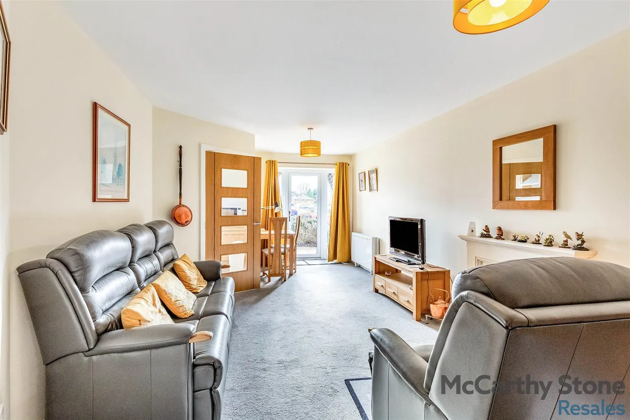 Tresham Close, Kettering, NN15, photo 3