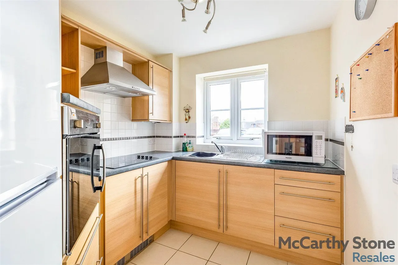 Tresham Close, Kettering, NN15, photo 9