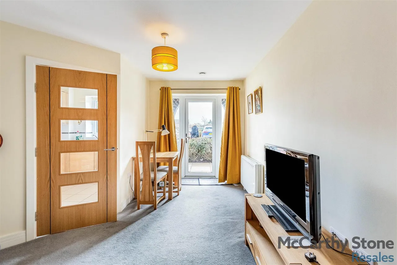 Tresham Close, Kettering, NN15, photo 4