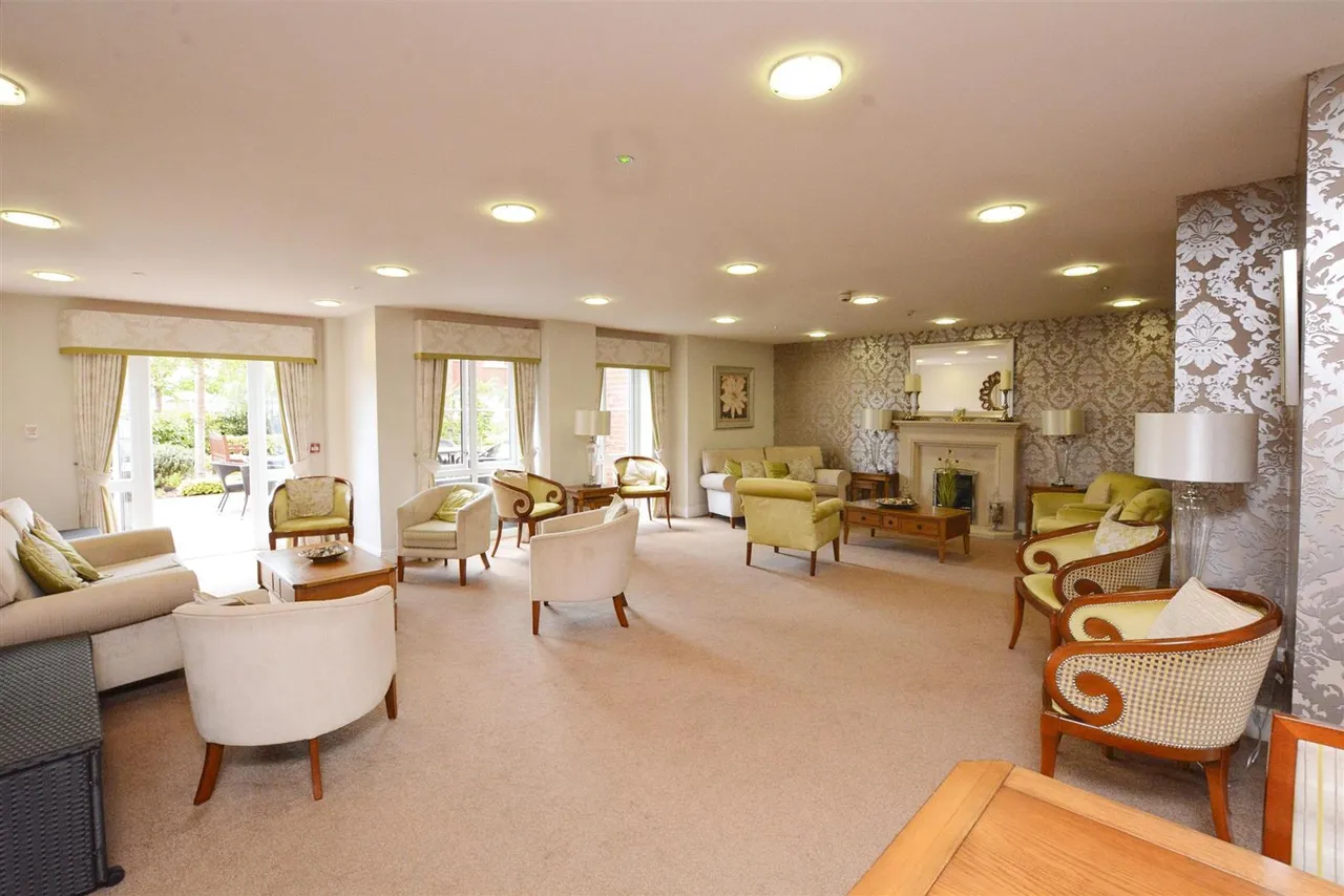 Tresham Close, Kettering, NN15, photo 22