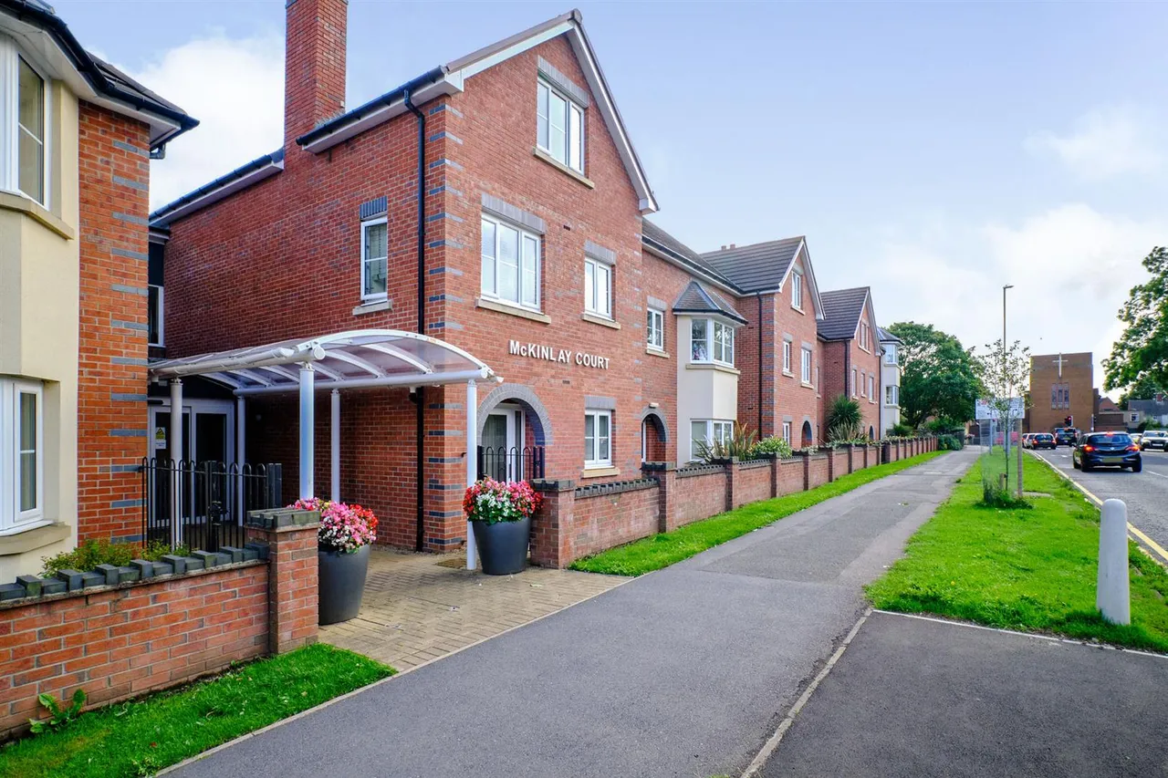 Tresham Close, Kettering, NN15, photo 16