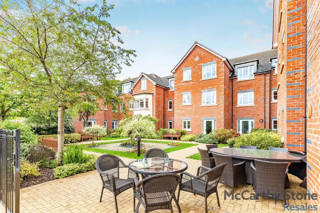 1 bed flat for sale, Tresham Close, Kettering, NN15