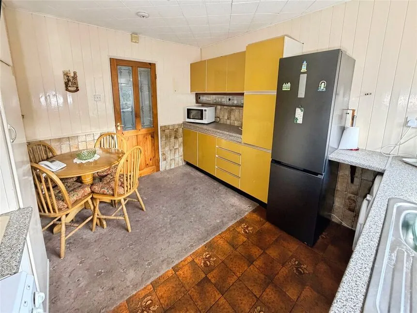 Newfields Avenue, Moorends, South Yorkshire, DN8, photo 12