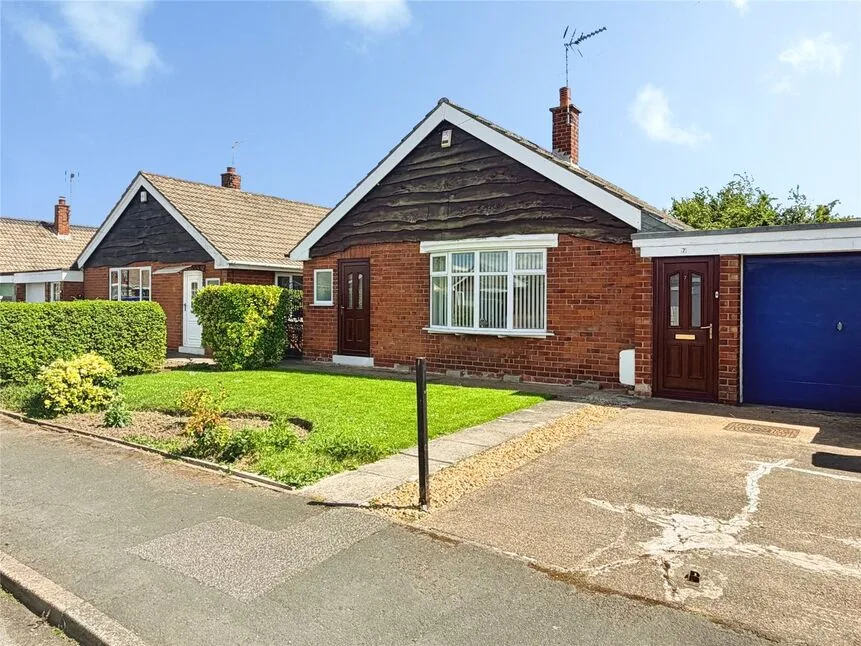 3 bed house for sale — Newfields Avenue, Moorends, South Yorkshire, DN8