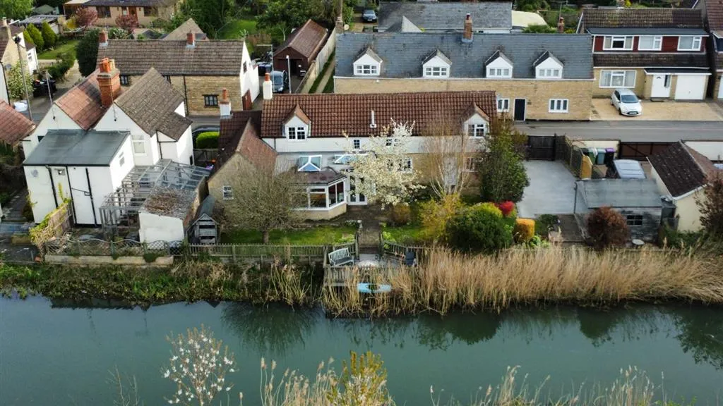 3 bed character property for sale, Bridge Street, Deeping St. James, PE6