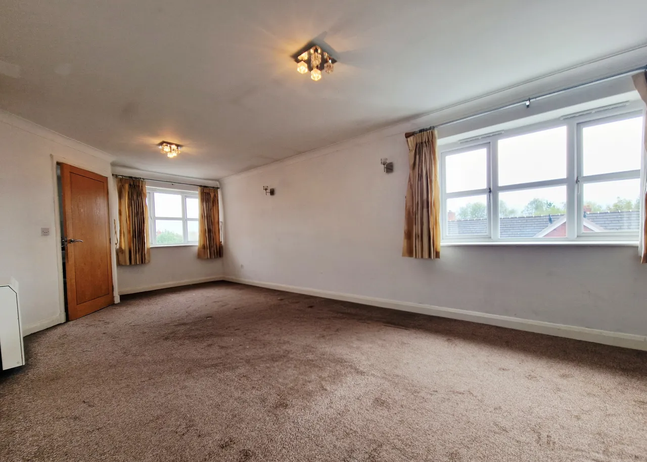 2 bed flat to rent — Atherton Close, Ashton-on-Ribble, Ashton, Lancashire, PR2 2AF