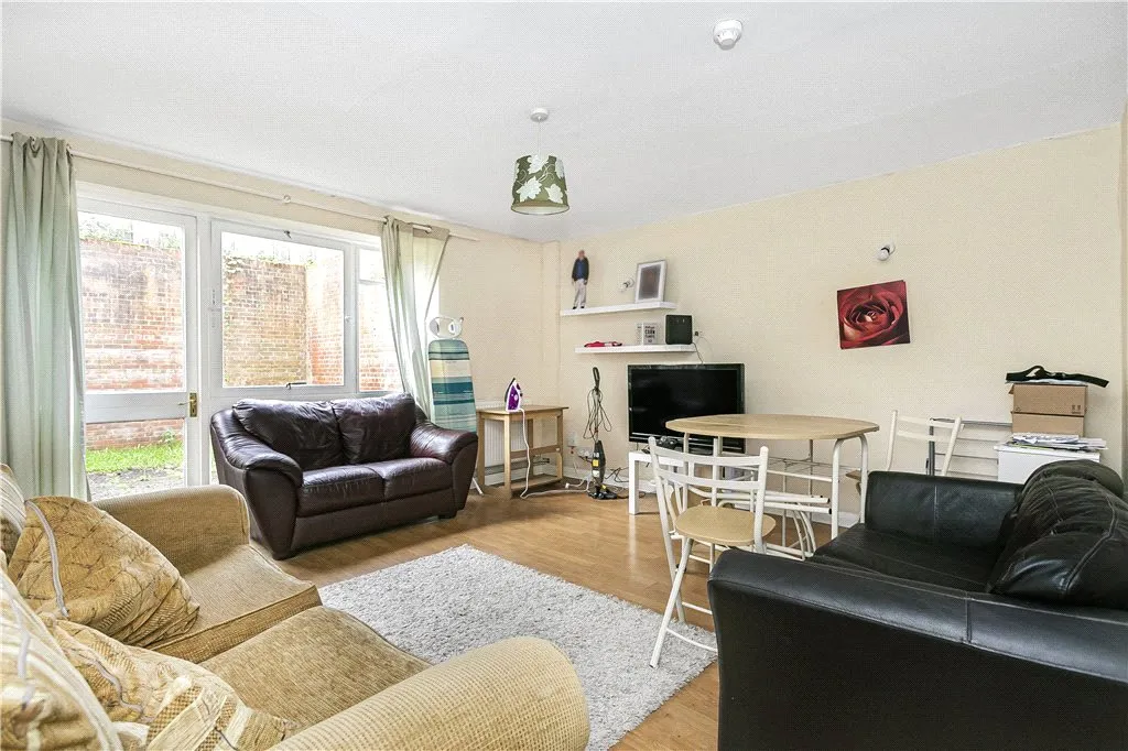 Guildford Park Avenue, Guildford, GU2, photo 2