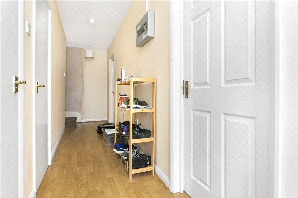Guildford Park Avenue, Guildford, GU2, photo 9