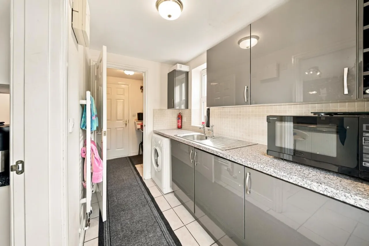 Casterbridge Road, BH22, photo 12