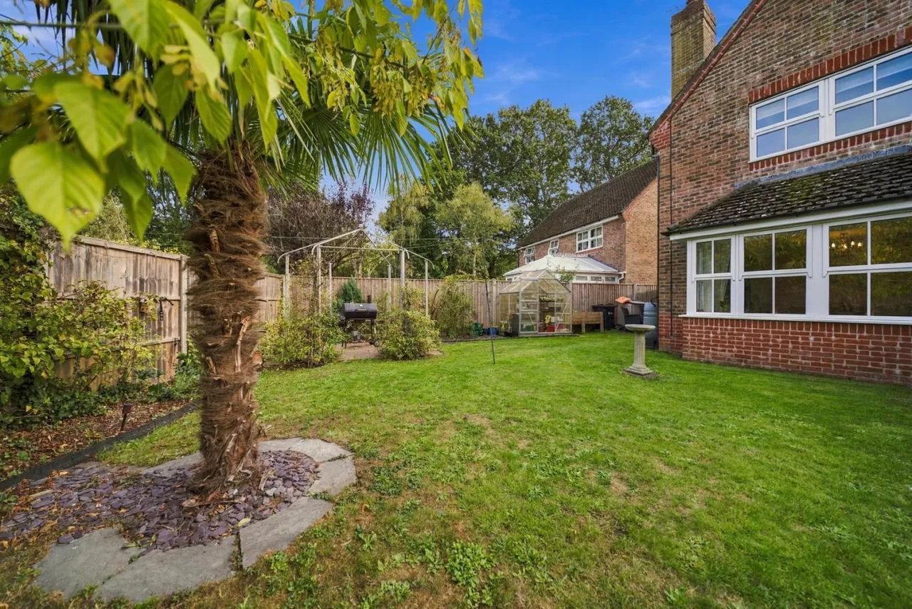 Casterbridge Road, BH22, photo 21