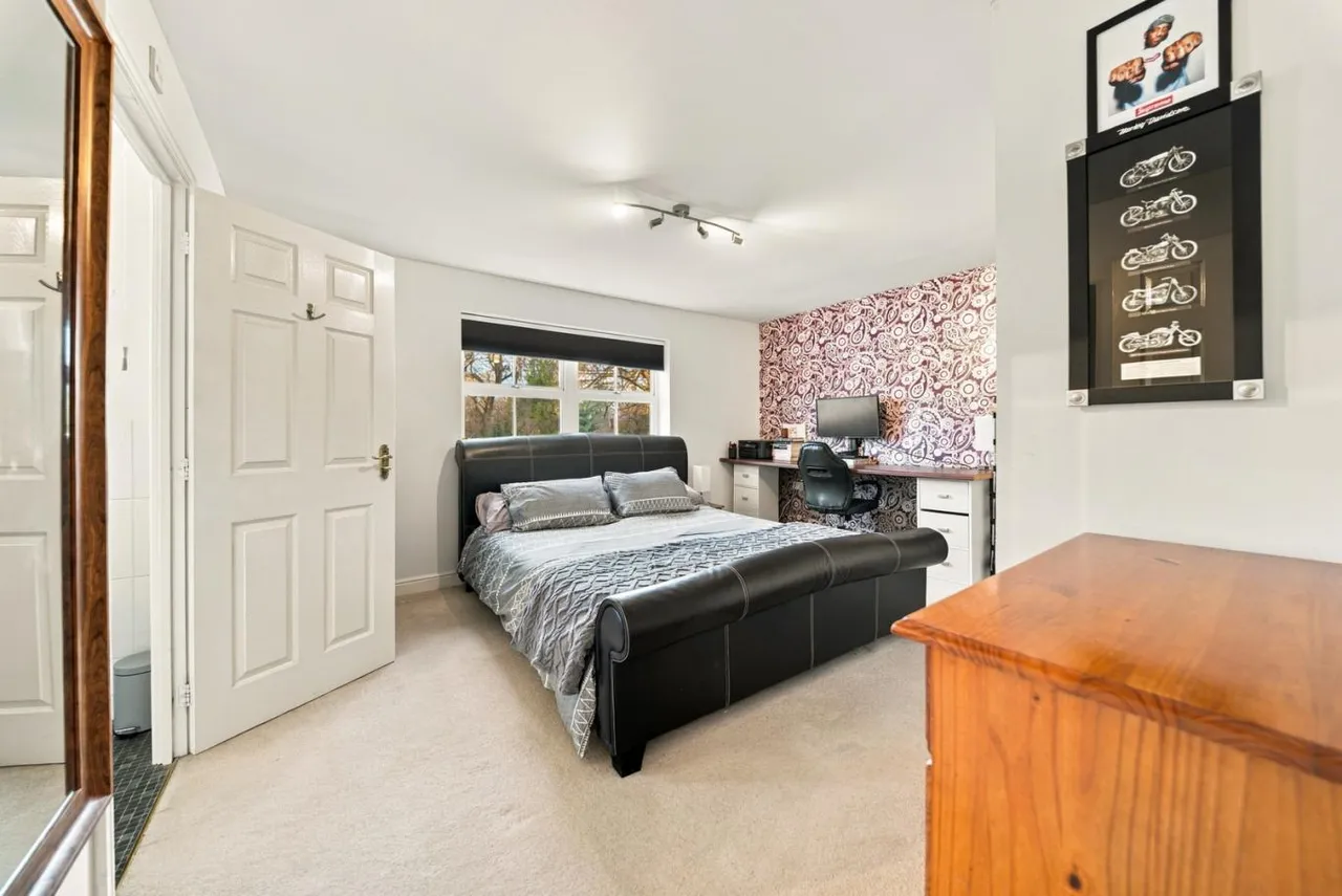 Casterbridge Road, BH22, photo 15