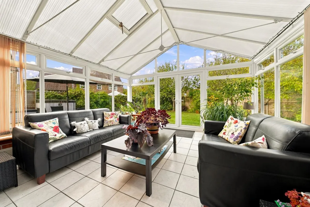 Casterbridge Road, BH22, photo 3