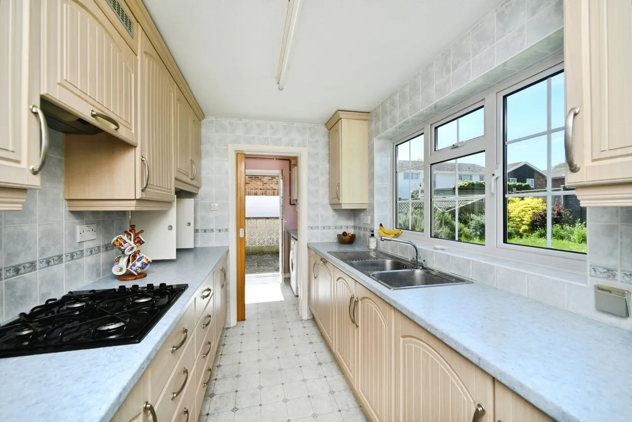Saltdean Vale, Saltdean, BN2, photo 15