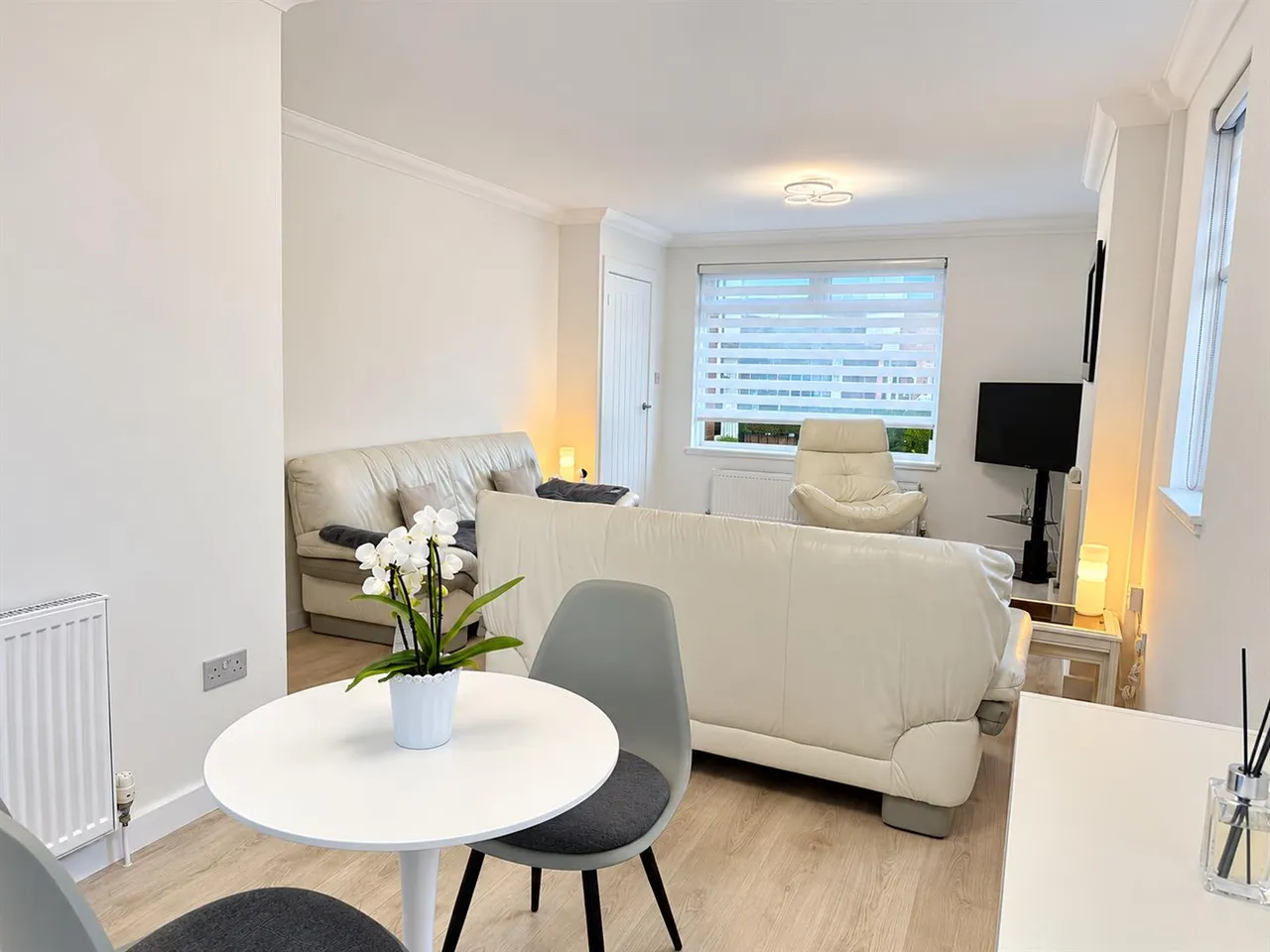 Mungo Place, Uddingston, G71, photo 3