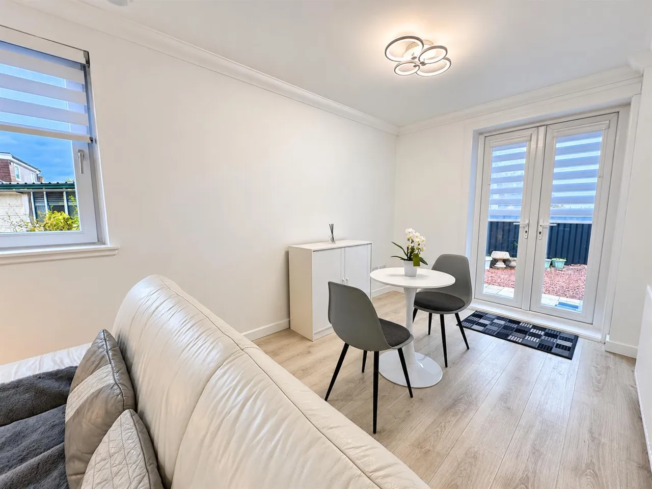 Mungo Place, Uddingston, G71, photo 4